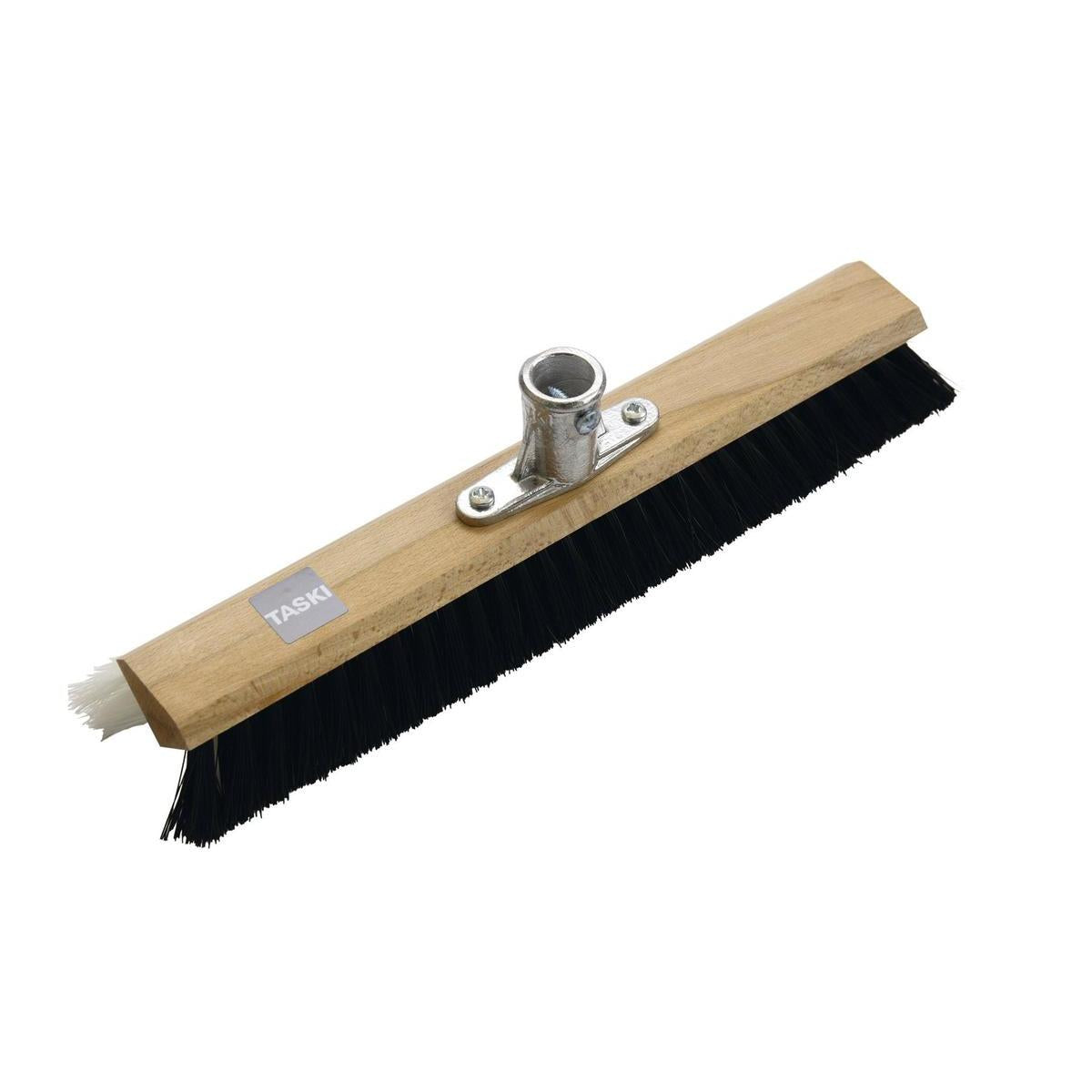 Der Auslaufartikel Teppichflorbürste von Diversey Deutschland GmbH & Co. OHG richtet den Flor nach der Teppichreinigung auf, passend für TASKI Kunststoff-/vario Stiel. Holzsockel, Metallaufnahme - ideal für Haushalts- und Teppichreinigung.