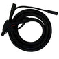 Furtunul combinat de 4m pentru TASKI Steamer de la Diversey Deutschland GmbH & Co. OHG cu mâner pistol este înfășurat cu capete de duză și conector și este ilustrat pe un fundal alb. Potrivit pentru aparate de abur, aspirare și curățare.