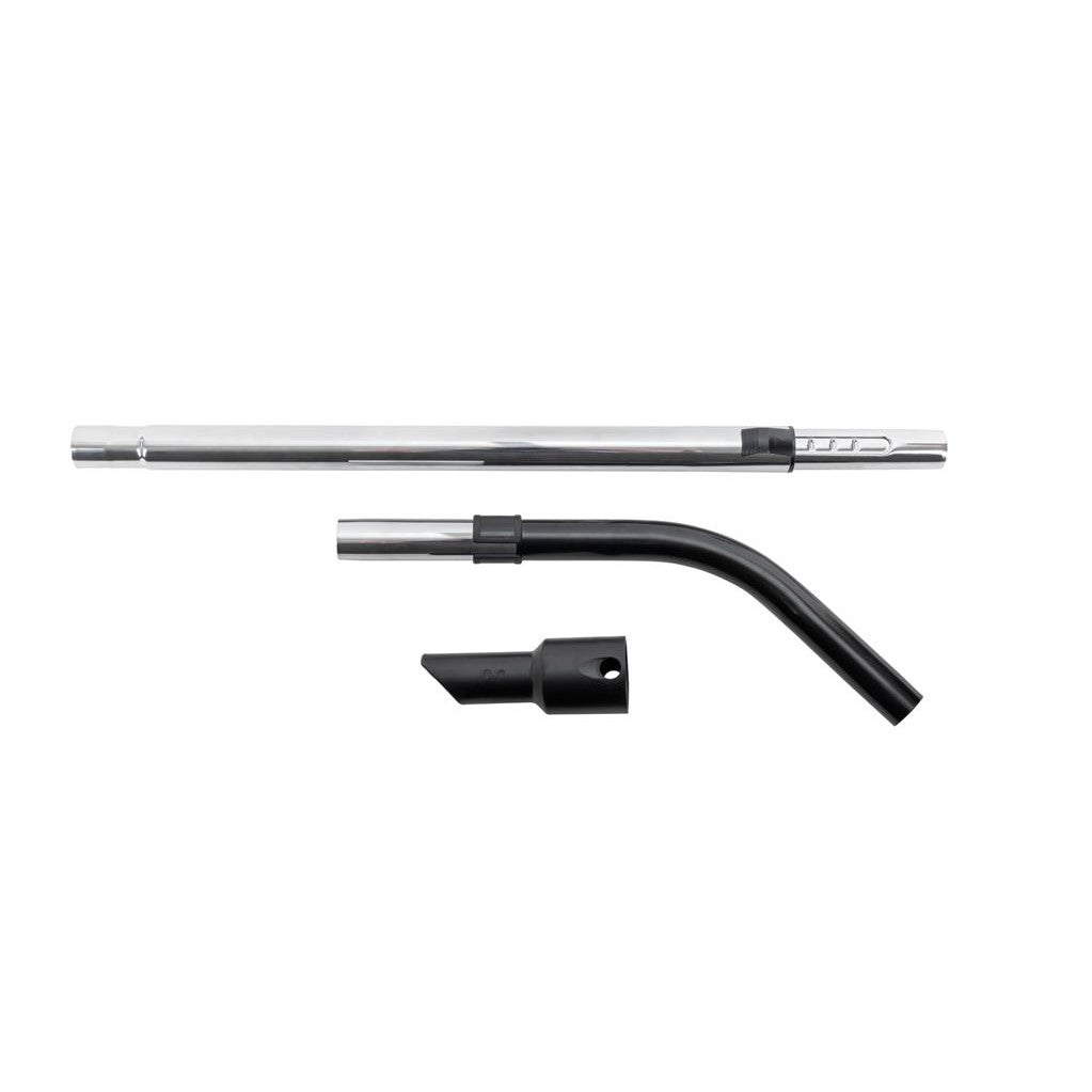 Kitul de upgrade TASKI AERO de la Diversey conține un cot de țeavă metalică, o piesă de conectare a furtunului și o tijă telescopică pentru aspiratoarele Aero, care sunt ilustrate pe un fundal alb pentru a evidenția performanța de curățare a fiecărui accesoriu.