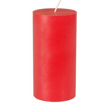 Lumânarea cilindrică PAPSTAR Ø 70 mm, 150 mm din 100% stearin, colorată integral de la PAPSTAR GmbH stă vertical cu fitil alb pe un fundal simplu alb.