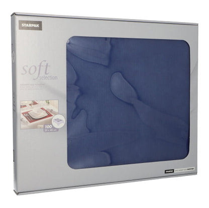 O cutie argintie Starpak cu inscripția „Soft Selection“ arată seturi de masă Vlies, asemănătoare cu material textil, de culoare albastru închis (30 x 40 cm), cu o imagine elegantă de decor de masă și o fereastră transparentă, prin care sunt vizibile 100 de piese în interior.