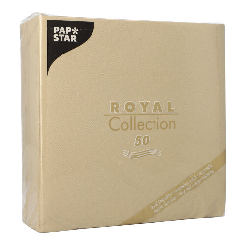 Un pachet de culoarea nisipului PAPSTAR GmbH 50 de șervețele "ROYAL Collection" 1/4-pliere (40 x 40 cm) cu ambalaj în mare parte simplu, cu scris auriu și alb și un logo negru în colțul din stânga sus.