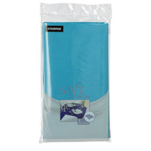 Fața de masă Starpak „Selecție Moale” (120 x 180 cm) este livrată într-un ambalaj sigilat din plastic transparent. Eticheta arată un aranjament de masă și detalii despre produs. Marcă: Starpak.