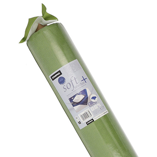 Un rolă de față de masă Starpak, asemănătoare cu materialul textil, din fibră "soft selection plus" cu etichetă albă cu numele mărcii, imagini de utilizare și o fotografie a inserției, care este folosită ca față de masă durabilă sub aparatele de bucătărie.