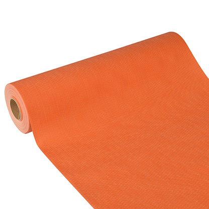 Fuga de masă Starpak „Soft Selection Plus“ din material netesut asemănător țesăturii (24 m x 40 cm) este parțial derulată, arătând structura și forma cilindrică – ideală ca fugă de masă elegantă pentru ocazii speciale.