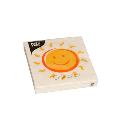 Un pachet de 20 de șervețele de la PAPSTAR GmbH, 25 cm x 25 cm, șervețele în 3 straturi, pliate în sferturi, cu un soare galben zâmbitor cu raze portocalii; „Colecție“ pe partea din față și logo-ul Pap Star în colțul din stânga sus.