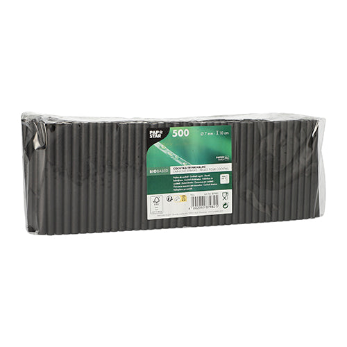 500 paie de cocktail PAPSTAR din hârtie (7 mm, 10 cm, negru) ambalate în folie transparentă de la PAPSTAR GmbH. Paiele din hârtie biobazată, stivuite curat, sunt ideale pentru cocktailuri și evenimente. Etichetă verde și albă pe partea din față.