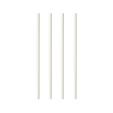 Patru paie albe PAPSTAR Shake din hârtie „pure” (Ø 8 mm, 25 cm) de la PAPSTAR GmbH sunt aranjate ordonat într-un șir - paie durabile, prietenoase cu mediul (100 bucăți), ideale pentru orice băutură.