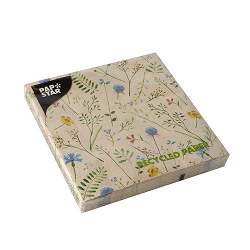 Un pachet pătrat PAPSTAR 20 șervețele, 33x33 cm, 3 straturi, din hârtie reciclată cu model floral și etichetă neagră "PAP STAR" în colțul din stânga sus, ambalat în plastic transparent. Marcă: PAPSTAR GmbH.