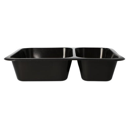 O tavă Starpak 50 cu microunde, PP, neagră, dreptunghiulară, cu două compartimente de dimensiuni egale, vedere laterală pe fundal alb. Recipient perfect reutilizabil pentru microunde de la Starpak pentru prepararea ușoară a meselor sau depozitarea alimentelor.