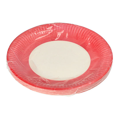 Tava de 20 farfurii, carton rotund Ø 23 cm de la PAPSTAR GmbH are o margine roșie și un centru alb, este livrată într-un ambalaj transparent din plastic și este ideală pentru evenimente - aici prezentată pe un fundal alb.