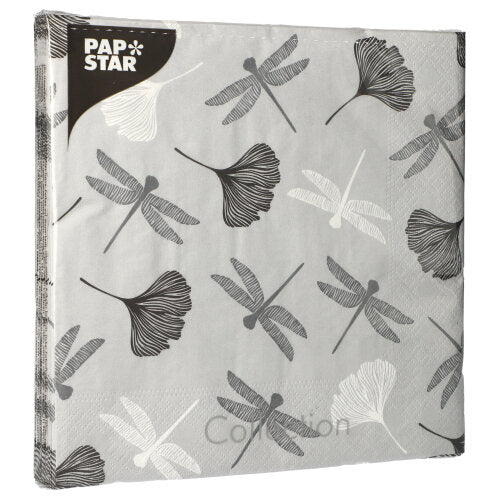 O șervețelă gri, cu 3 straturi, de la PAPSTAR GmbH în format 40 x 40 cm cu un model repetitiv de libelule și frunze de ginkgo negre, albe și gri. Logo-ul „PAPSTAR” este imprimat în colțul din stânga sus. Pachetul conține 20 de șervețele.