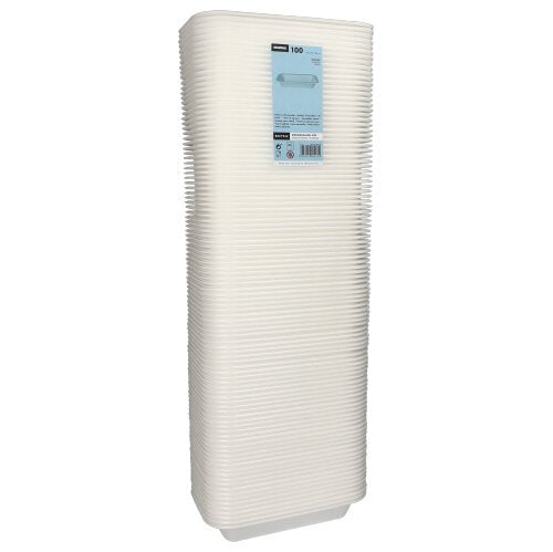 Un teanc înalt de tăvi albe, laminate Starpak 100 Siegelschalen din XPS, ambalate în folie transparentă cu etichetă albastră – ideal pentru utilizarea în gastronomie.