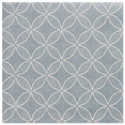 Cele PAPSTAR GmbH 20 șervețele "ROYAL Collection" (40x40 cm, 1/4 pliere) prezintă un model geometric rafinat de cercuri albe interconectate pe un fundal albastru deschis și adaugă un stil elegant decorațiunii mesei.