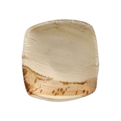 Der PAPSTAR 25 Schalen Palmblatt „pure“ „QUADRATO“ natur von der PAPSTAR GmbH ist ein quadratischer, heller natürlicher Palmblattteller mit einzigartiger Maserung und einer dunkelbraunen Fläche, umweltfreundlich und biologisch abbaubar, leer dargestellt auf weißem Hintergrund.