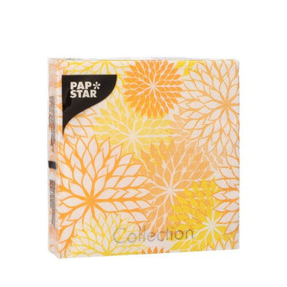 Un pachet de șervețele 3 straturi 25x25 cm 1/4 pliate de la PAPSTAR GmbH conține 20 de șervețele cu model floral în galben și portocaliu pe alb – ideal pentru decorarea mesei și frumos ambalate în folie transparentă.