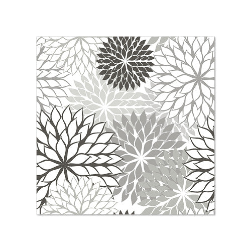 PAPSTAR 20 Servietten (25 x 25 cm, 3-lagig, 1/4-Falz) von der PAPSTAR GmbH zeigen ein quadratisches Blumenmuster mit spitzen Blütenblättern in Schwarz, Grau und Weiß auf weißem Hintergrund – perfekte Tischdekoration mit gleichmäßig verteilten Blumen unterschiedlicher Größe.