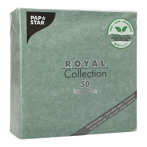 Un pachet verde de PAPSTAR GmbH 50 de șervețele "ROYAL Collection" 1/4-pliu (40 x 40 cm, verde) oferă o senzație asemănătoare textilului, foarte moale; pe bază de biomasă și etichetat în mai multe limbi.