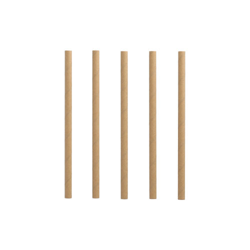 Fünf braune PAPSTAR 500 Cocktail Trinkhalme (Papier, Ø 7 mm, 15 cm) der PAPSTAR GmbH stehen aufrecht in einer Reihe vor einem schlichten weißen Hintergrund.