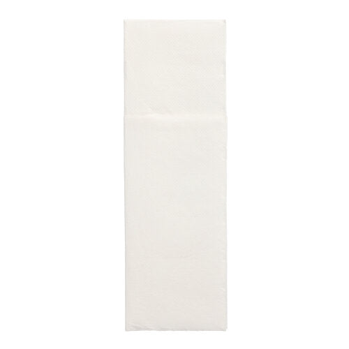 Auf schlichtem, weißem Untergrund ist eine einzelne, ungefaltete Serviette „DAILY Collection“ 48 x 30 cm mit Besteckfalz der PAPSTAR GmbH aus der 50er-Packung abgebildet.
