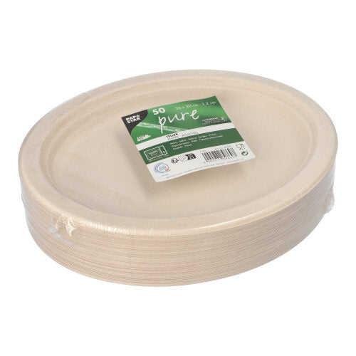 Un pachet cu 50 de farfurii ovale „Pure“ de la PAPSTAR trestie de zahăr de la PAPSTAR GmbH, fabricate din trestie de zahăr ecologică, ambalate în folie de plastic și prevăzute cu o etichetă verde-albă, care indică faptul că sunt ecologice și compostabile.