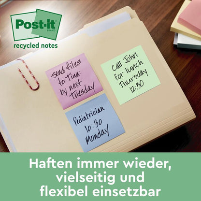 Un dosar cu trei notițe Post-it® Recycling (38x51 mm, 100 foi/bloc, 100% PEFC) de la 3M Deutschland GmbH: mov pentru amintiri, galben pentru întâlniri la prânz, albastru pentru vizite la pediatru. Textul în germană subliniază reutilizabilitatea și versatilitatea acestora.