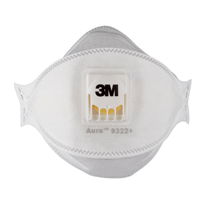 Eine weiße 3M™ Aura™ Comfort Cool Flow™ Partikelmaske 9322+ FFP2 mit Zentralventil und Logo der 3M Deutschland GmbH ist frontal vor einem einfarbigen Hintergrund abgebildet.