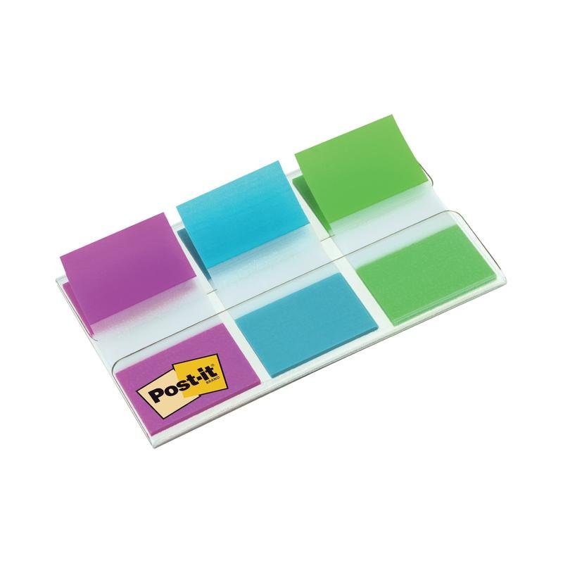 Un pachet de benzi adezive Post-it® Index (25,4 mm x 43,2 mm, 60 de bucăți) în culori diferite de la 3M Deutschland GmbH, parțial scoase dintr-un distribuitor transparent - ideal pentru organizarea documentelor și identificarea ușoară.