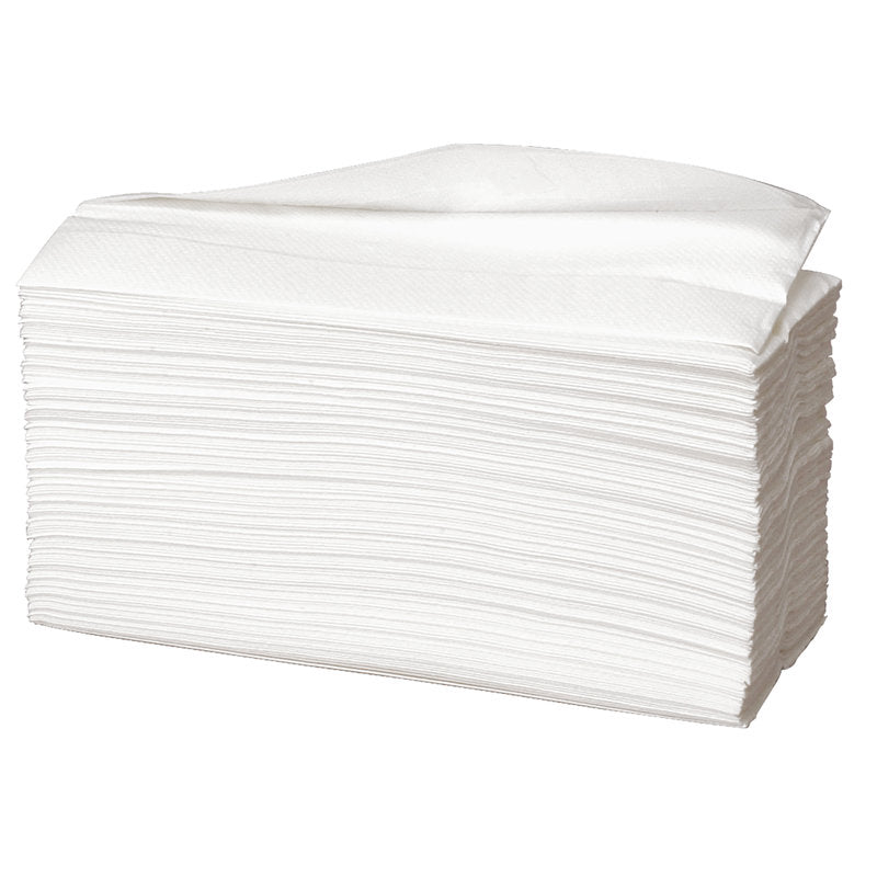 Un pachet de 153 de prosoape de hârtie Abena Re-Seller GmbH, 2 straturi, alb, fiecare de 23x31 cm, este ilustrat curat stivuit pe un fundal monocrom.