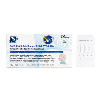 Testul rapid antigen Altruan DeepBlue Combo 5in1 (1 bucată) testează pentru SARS-CoV-2, Influenza A+B, RSV & Adenovirus. Pachetul conține informații despre produs și benzi de testare transparente cu cavități pentru probe pentru o citire ușoară a rezultatelor.