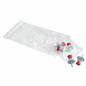 O pungă de plastic transparentă cu mai multe B.Braun ProSet Zuspritz- und Entnahmespike Mini-Spike® verde (1x5 buc.) de la B. Braun Deutschland GmbH & Co. KG, concepută pentru extragerea fără contaminare și manipularea sigură a medicamentelor, pe un fundal alb.