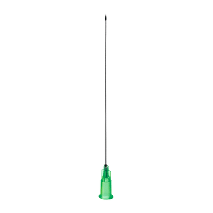 Imaginea arată o prim-plan a unei canule intramusculare profunde Sterican® B. Braun cu baza sa din plastic verde și axul metalic subțire pe un fundal alb simplu, de la B. Braun Deutschland GmbH & Co. KG.