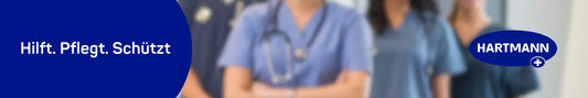 Werbebanner der Marke Hartmann mit dem Slogan „Hilft. Pflegt. Schützt“. Links auf dunkelblauem Hintergrund steht der Slogan in weißer Schrift. Rechts sind vier medizinische Fachkräfte in blauer Berufskleidung unscharf abgebildet, eine davon mit einem Stethoskop um den Hals. Oben rechts ist das ovale Hartmann-Logo mit weißer Schrift auf blauem Grund zu sehen.