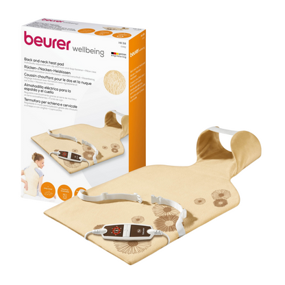 Imaginea arată un Beurer HK 58 pernă electrică pentru spate/gât cu ambalaj. Perna de încălzire bej, proiectată de Beurer GmbH, are o formă ergonomică și un controler conectat. Ambalajul oferă descrieri multilingve și arată o persoană care utilizează produsul. Astfel, este demonstrat designul versatil pentru confortul spatelui și gâtului.