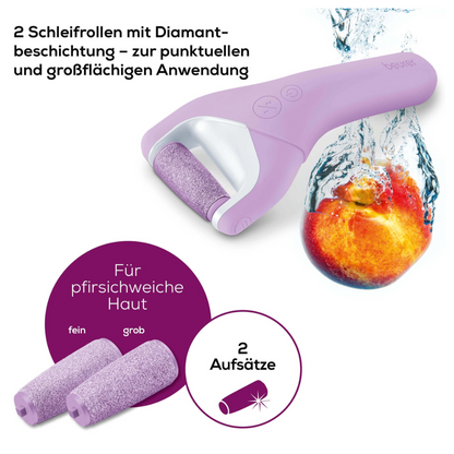 Imaginea unei pile electronice pentru picioare de culoare violet de la Beurer GmbH, etichetată ca Beurer MP 59 Wet & Dry Hornhautentferner | Ambalaj (1 bucată), cu text în germană. Două capete de rolă interschimbabile cu strat de diamant sunt prezentate în prim-plan: unul pentru pilire fină și celălalt pentru pilire grosieră, pentru a obține o piele „moale ca piersica”. Dispozitivul de îndepărtare a calusurilor are o baterie puternică de litiu-ion. Dispozitivul este prezentat cu o piersică netezită.