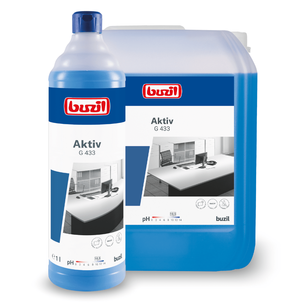 O sticlă și un recipient cu Buzil Aktiv G 433 Detergent universal prietenos cu materialele de la BUZIL-WERK Wagner GmbH & Co. KG sunt expuse și evidențiază proprietățile sale prietenoase cu materialele. Ambele recipiente conțin un lichid albastru și sunt etichetate cu o imagine a unui birou modern. Sticla este plasată în fața recipientului mai mare, subliniind astfel disponibilitatea sa de a curăța eficient diverse suprafețe.