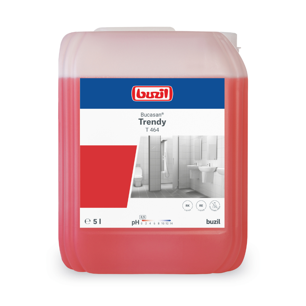 Un recipient de 5 litri Buzil Bucasan® Trendy T 464, un detergent dezinfectant lichid roșu de la BUZIL-WERK Wagner GmbH & Co. KG, asigură strălucire fără urme. Eticheta conține un cod de bare, simboluri de siguranță și un interval de pH de 4,5-5,5. O grafică de baie indică utilizarea pentru îndepărtarea calcarului.