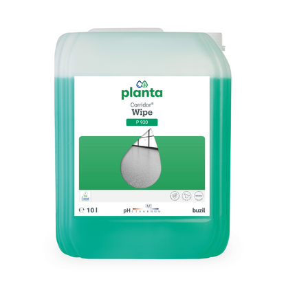 Este expus un recipient de 10 litri cu Buzil Corridor® Wipe P 930, cunoscut pentru îngrijirea ecologică pe bază de polimeri cu blocator de mirosuri. Recipientul transparent vă permite să vedeți lichidul verde din interior. Pe etichetă sunt clar vizibile numele mărcii, numele produsului și pH-ul BUZIL-WERK Wagner GmbH & Co. KG, subliniind angajamentul companiei pentru îngrijirea ecologică de curățare.