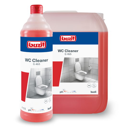 Ausgestellt sind zwei Behälter mit Buzil WC Cleaner G 465 Viskoser Sanitärgrundreiniger von BUZIL-WERK Wagner GmbH & Co. KG; eine kleinere Flasche steht vor einem größeren Krug. Beide Behälter enthalten eine rote Flüssigkeit und sind mit einem Toilettenbild, dem Produktnamen G 465 und pH-Angaben beschriftet. Dieser viskose Sanitärgrundreiniger eignet sich hervorragend zur Entfernung von Kalk und Urinsteinen in Toiletten.