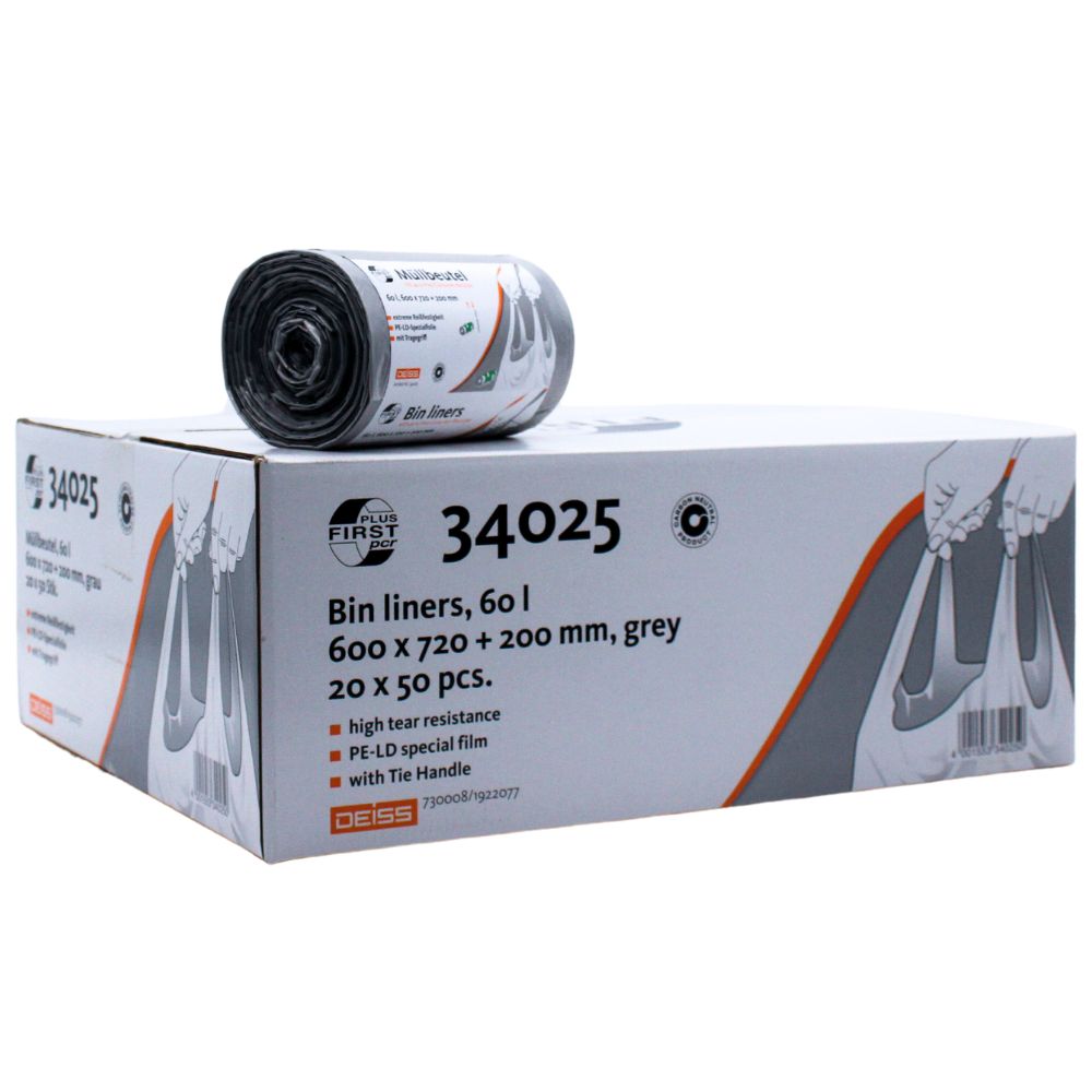 Un carton DEISS First Plus Pcr saci de gunoi 60 litri, 34045 arată deasupra un rol cu inscripția „Saci de gunoi, 60L, 600 x 720 + 200 mm, gri“ și este fabricat neutru din punct de vedere climatic cu o compoziție de 40% conținut PCR. Profitați de rezistența la rupere a foliei speciale PE-LD cu mânere practice. Ambalajul conține 20 de role a câte 50 de bucăți de la EMIL DEISS KG (GmbH + Co.).