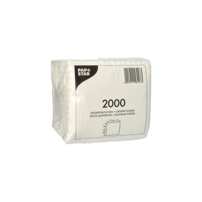 Eine versiegelte Packung PAPSTAR Dessertdeckchen 15x15 cm, weiß (2000 Stück) von PAPSTAR GmbH, ideal als weiße Dessertunterlage in der Gastronomie; rechteckige Servietten in klarem Kunststoff gestapelt mit mehrsprachigem Text und einem Barcode.