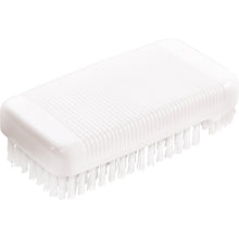 Die Haug Bürsten KG NAGELBÜRSTE,PBT TRANSPARENT ø 0,35MM HART (97x50x13/10mm) ist mit ihren kurzen, steifen Borsten und dem strukturierten Griff ideal für die Nagelpflege und effektive Reinigung von Nägeln.