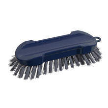 EINE METDEC PREM. WASCHBÜRSTE RUND von Haug Bürsten KG aus steifem, dicht gepacktem PBT-Borsten in Grau und Blau mit Kunststoffgriff (205x65x30mm) ist auf weißem Hintergrund fotografiert.