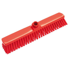 MĂTURA DE SPAȚIU MARE 400X60X50MM de la Haug Bürsten KG cu peri rigizi și deschidere centrală pentru coadă este ideală pentru curățarea eficientă a suprafețelor mari, ilustrată pe un fundal alb.