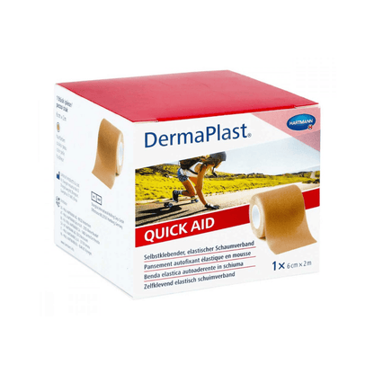 Ambalajul produsului pentru bandajul din spumă autoadezivă Hartmann DermaPlast® Quick Aid, 6 cm x 2 m, de la Paul Hartmann AG. Ambalajul arată imagini ale benzii și ale unei alergătoare care o folosește pe genunchiul ei.