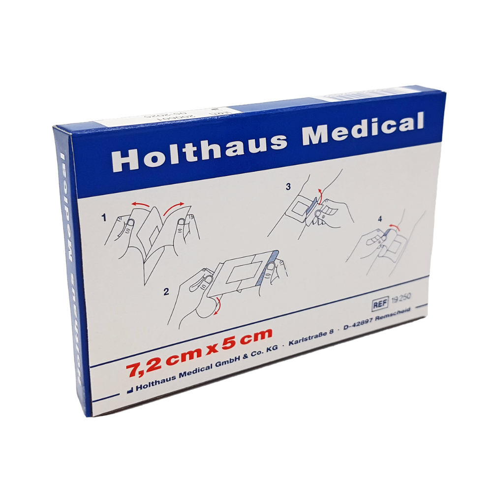 O cutie alb-albastră „Holthaus Ypsiderm® plus bandaj pentru răni 7,2 x 5 cm - 5 plasturi“ de la Holthaus Medical GmbH & Co. KG conține cinci plasturi. Pe cutie se găsește un ghid ilustrat pas cu pas pentru utilizarea bandajului autoadeziv, precum și informații despre producător și numărul de referință 1250.