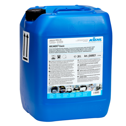 Un recipient mare de 20 de litri din plastic albastru, cu capac cu filet, conține Kiehl ARCANDIS-Classic detergent intensiv pentru mașina de spălat vase, ușor clorurat de la Johannes Kiehl KG, ideal pentru mașinile de spălat vase profesionale. Eticheta albă și săgețile negre marchează poziția verticală.