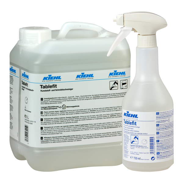 Ein 5-Liter-Kanister und eine 750-ml-Sprühflasche, beide mit der Aufschrift "Kiehl Tablefit Kunststoff- und Schreibtischreiniger" der Johannes Kiehl KG, sind mit weißen und blauen Etiketten mit Produktinfos und Logos versehen und enthalten eine flüssige Reinigungslösung.
