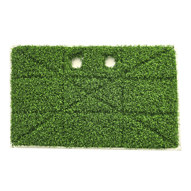 Numatic International GmbH Grasspad 390x230 mm | 1 bucată este un covor de iarbă artificială dreptunghiular cu o suprafață densă și rezistentă și două găuri rotunde în partea de sus, ilustrat pe un fundal alb.