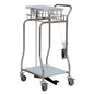 Ein medizinischer Wagen aus Edelstahl mit vier Rädern, Drahtkorb, flacher Ablage, unterer Ablage, Griffen, Fußpedal, Spender für Einweghandschuhe sowie einem an einer Seite angebrachten Novocal Sammler für Folienschlauch aus Edelstahl (1 Stück).